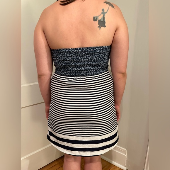 Cute summer dress 🌻 - Picture 3 of 3